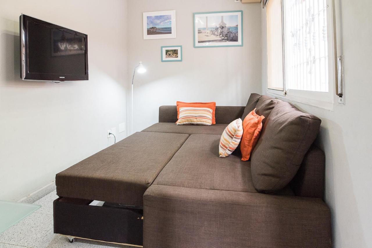 Malagaonbeach 1 - Two Bedrooms - Up To 3 People - 10 Meters Beach エクステリア 写真