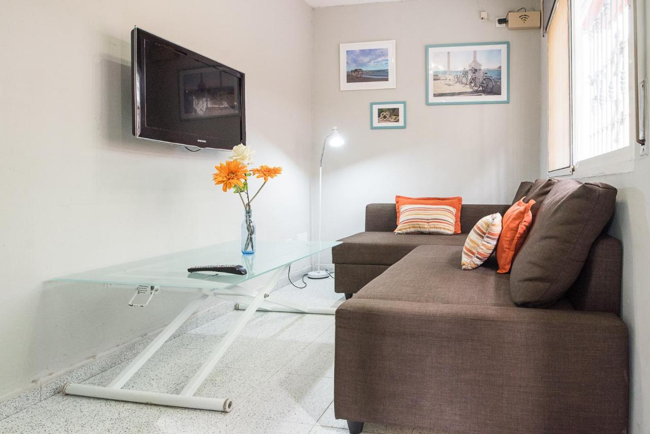 Malagaonbeach 1 - Two Bedrooms - Up To 3 People - 10 Meters Beach エクステリア 写真