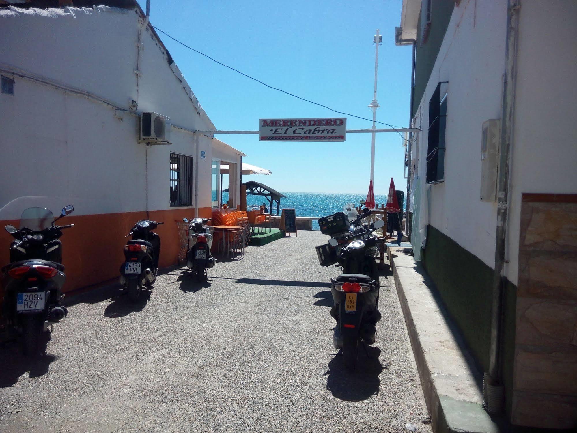 Malagaonbeach 1 - Two Bedrooms - Up To 3 People - 10 Meters Beach エクステリア 写真